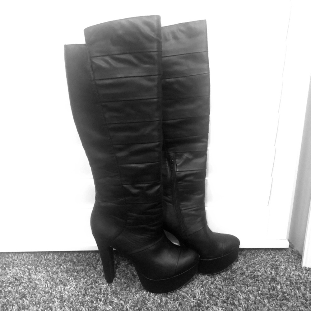 Jessica Simpson heel boots